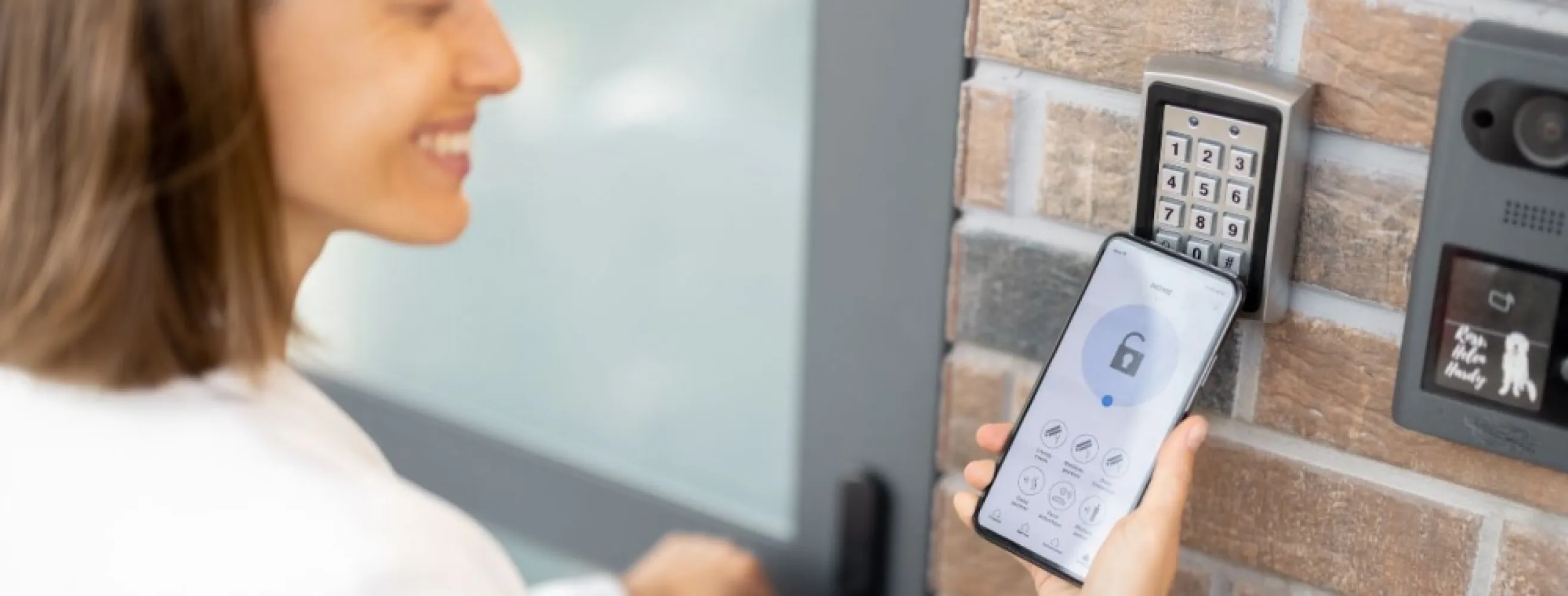 Akıllı Kilit Sistemleri ile Kapı Güvenliğini Bir Üst Seviyeye Taşıyın